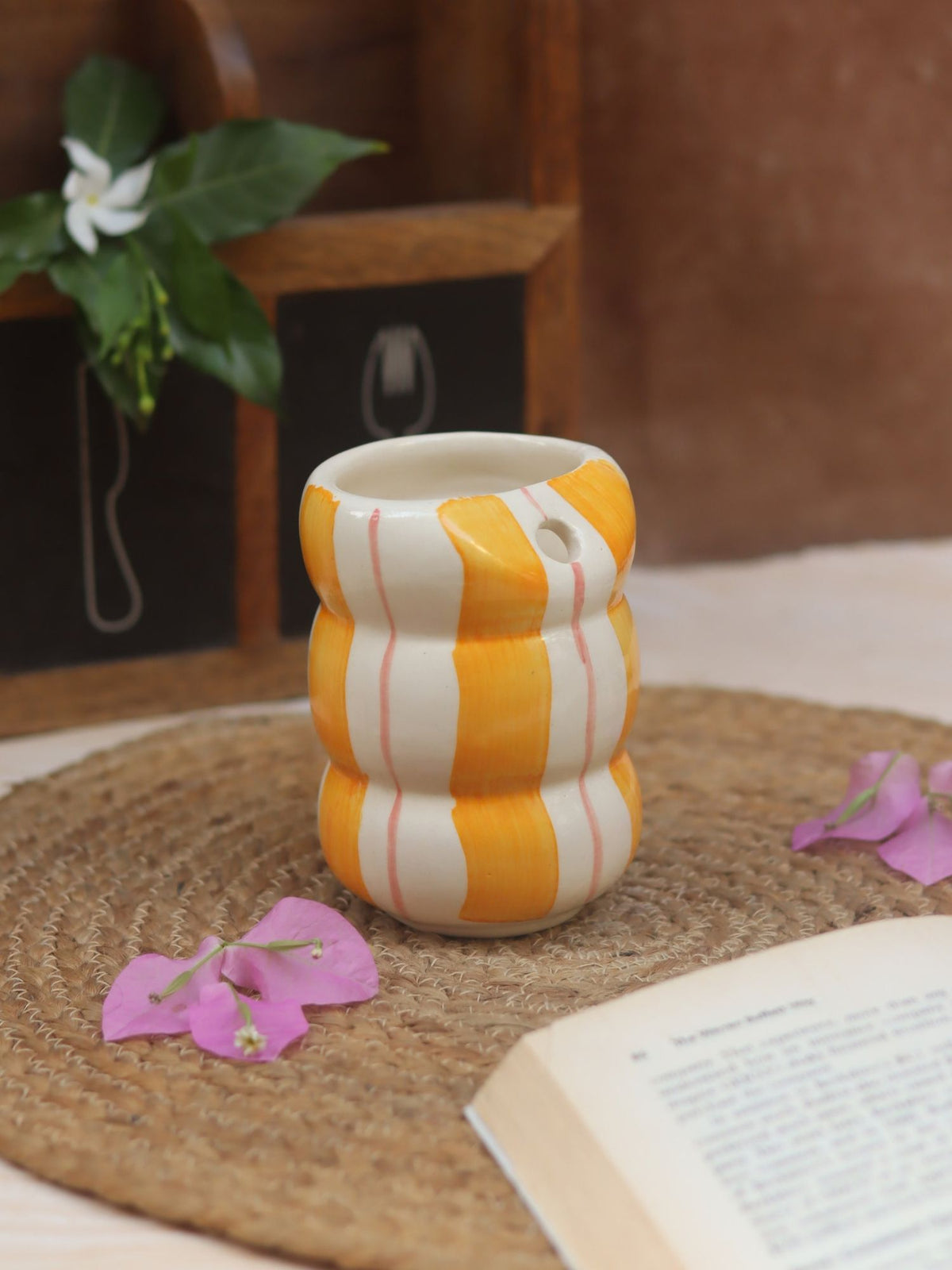 Yellow Striped Sipper with premium quality material