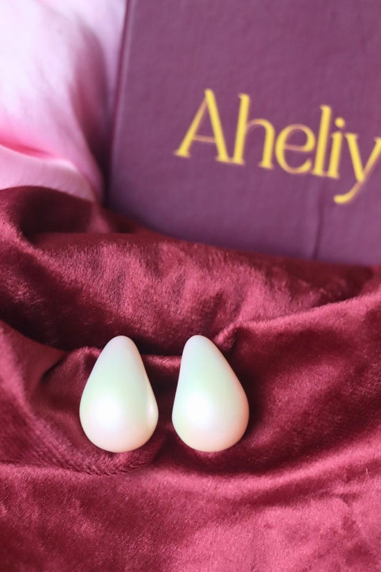 Handmade Waterdrop White Earrrings