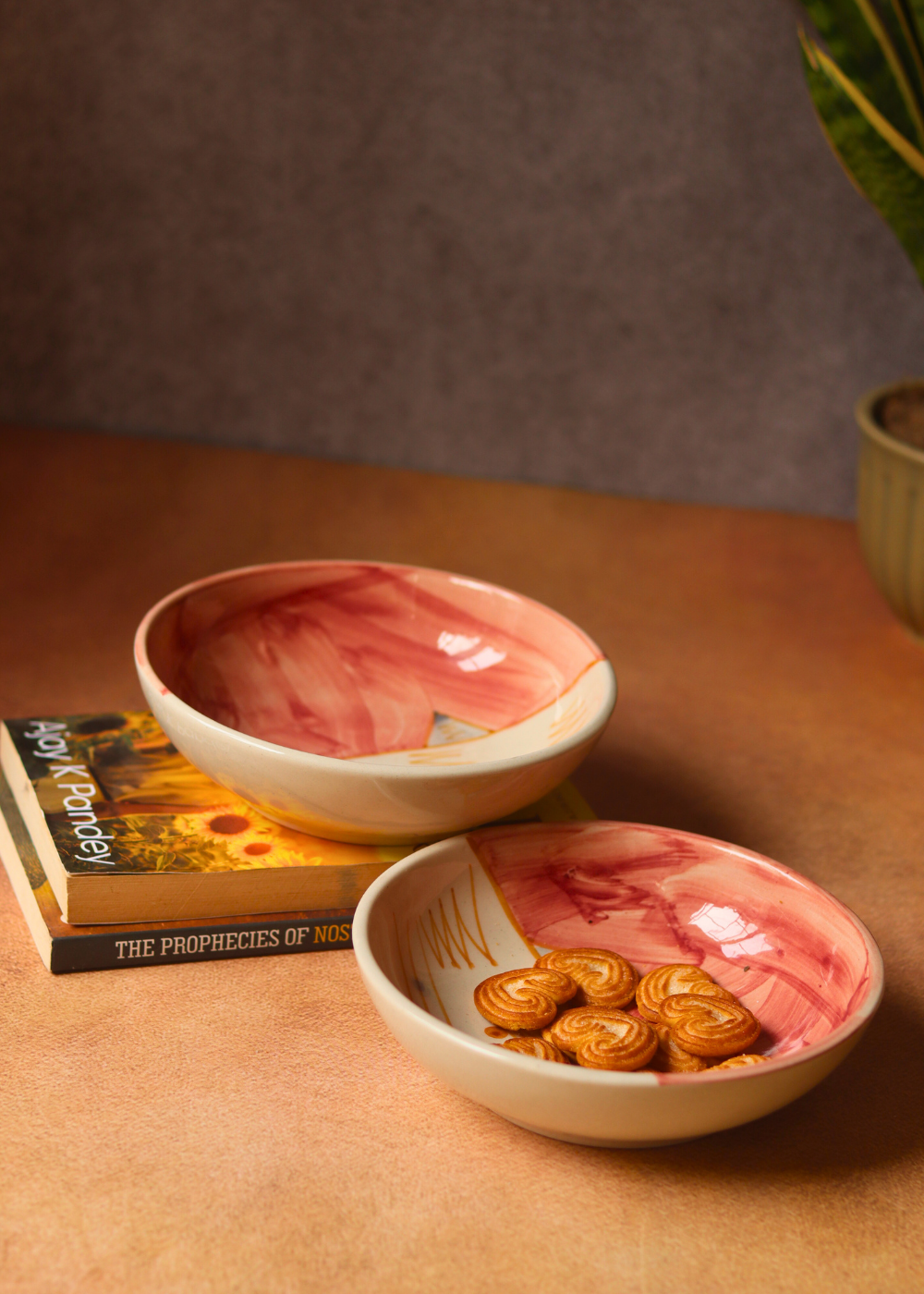 Ceramic handmade bowls with biscuits