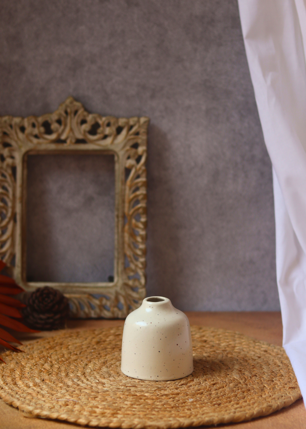 Ceramic bud vase short