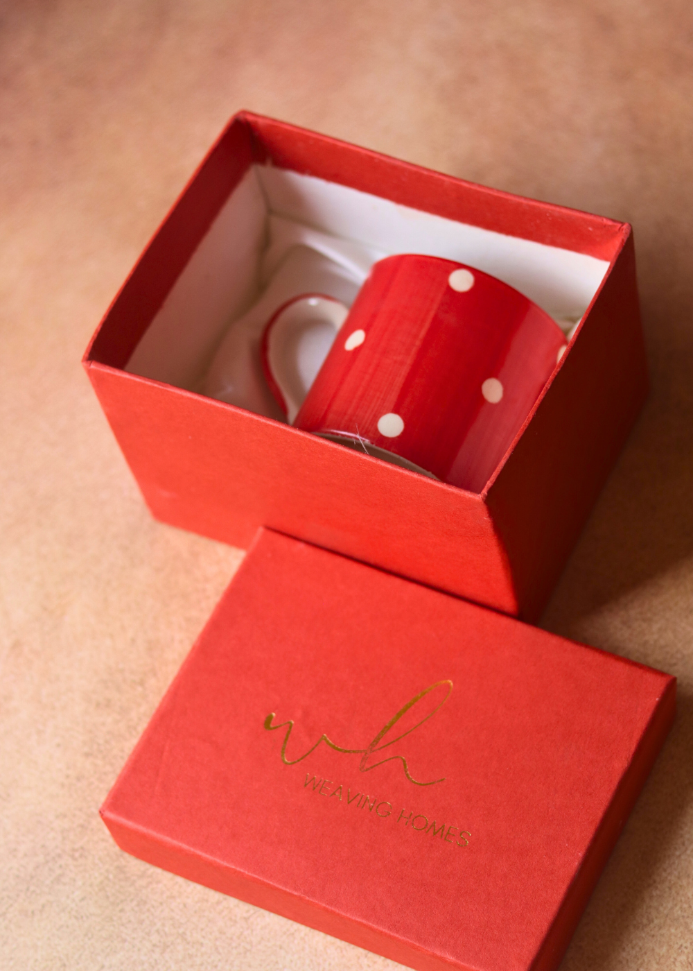 Drinkware mug in a red box 