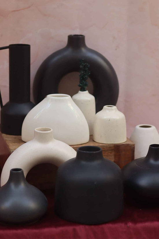 Set of 10 Noir Elegance Vases combo (for the price of 7)