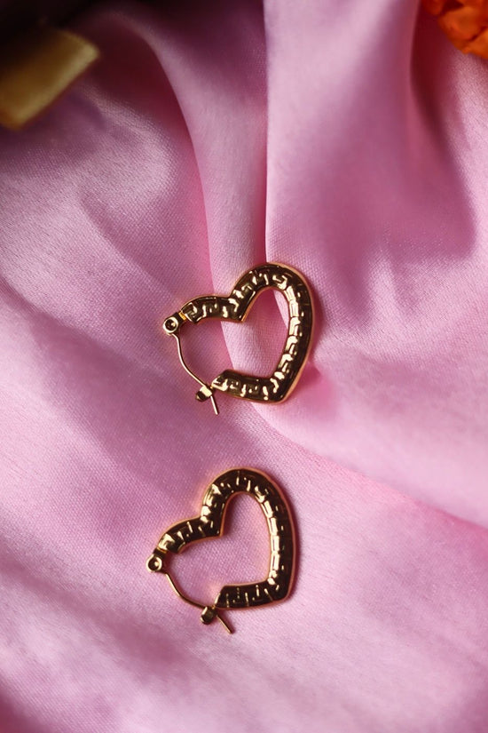 anti tarnish Heartbeat Earrings 