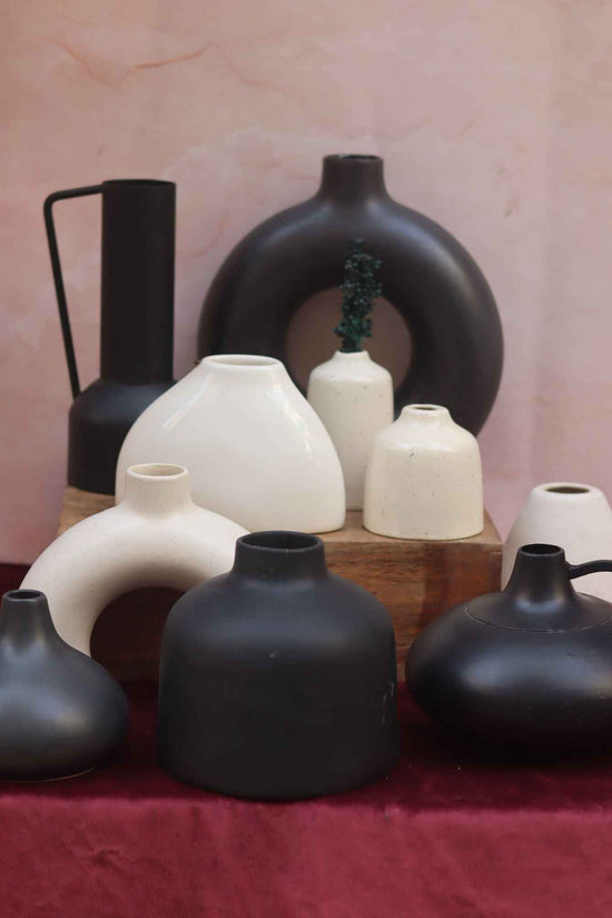 Set of 10 Noir Elegance Vases combo (for the price of 7)
