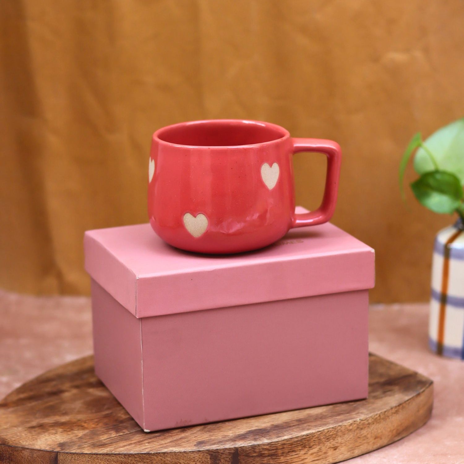 Heart-throb mug in a Gift Box made by ceramic