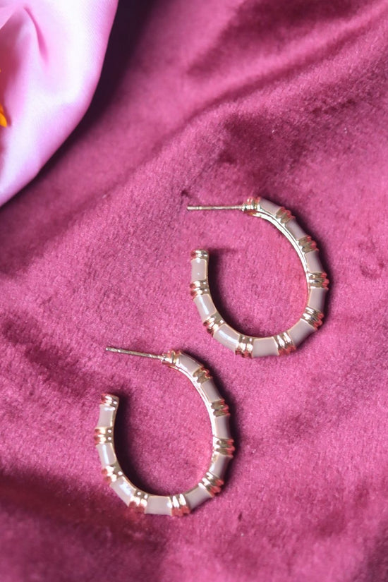 Blossom Studs Brown made with premium quality material