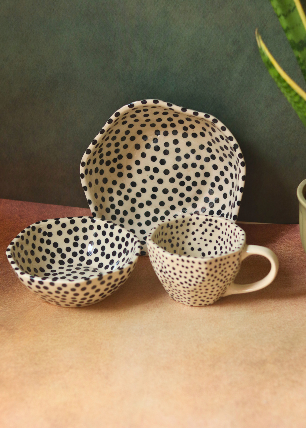 Kitchenware black polka bowls & mug
