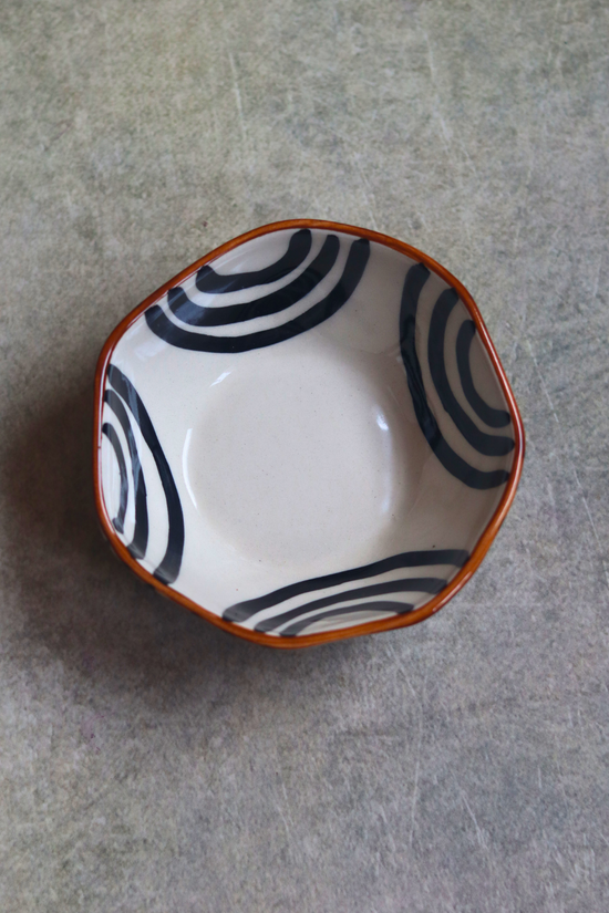 Ceramic bowls black & white