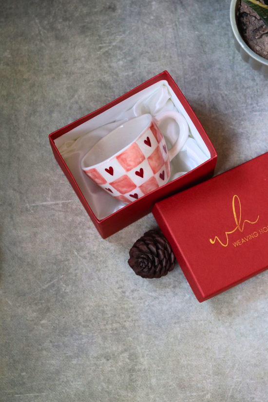 Red chequered coffee mug in red box
