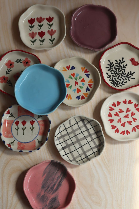 Set of 10 Hotselling Dessert plates (for the price of 7) with premium quality material