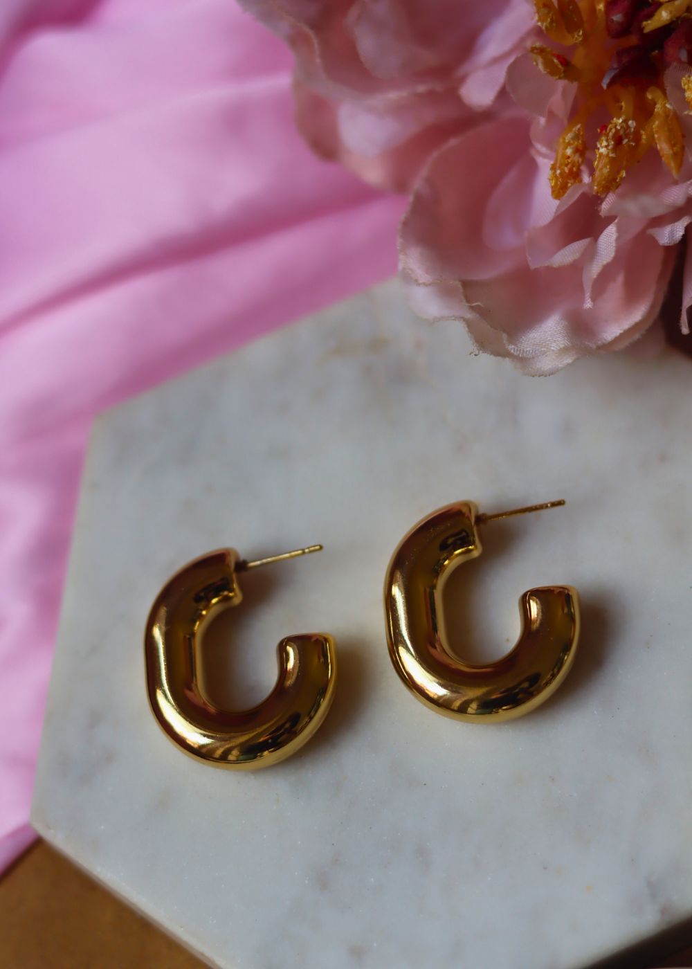 Chunky U-Shaped Earrings with premium quality material