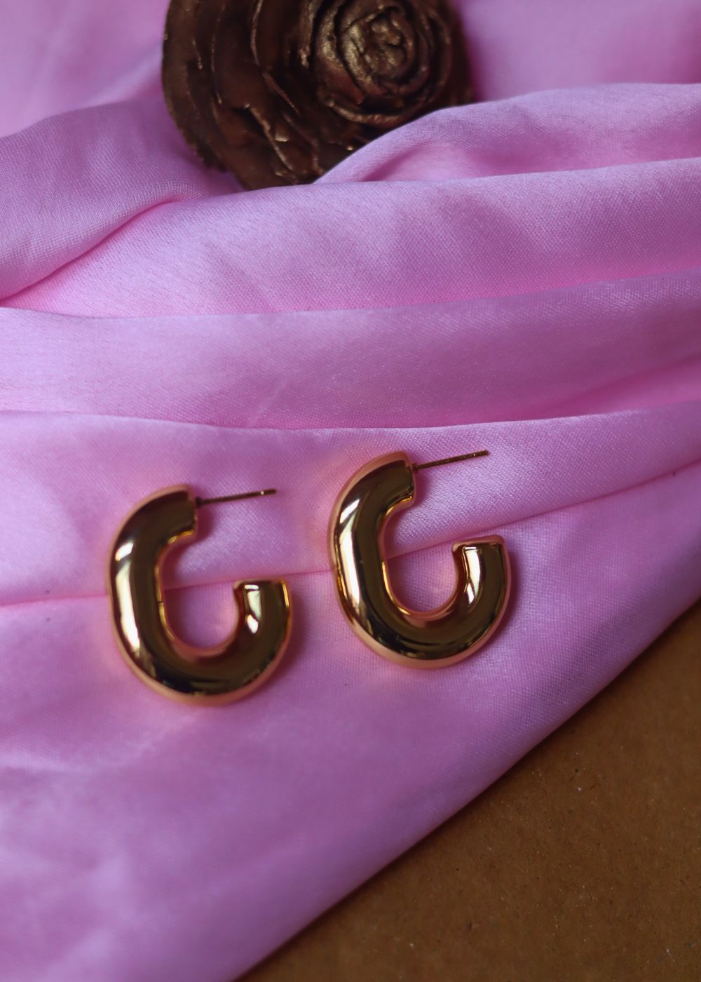 Hypoallergic Chunky U-Shaped Earrings