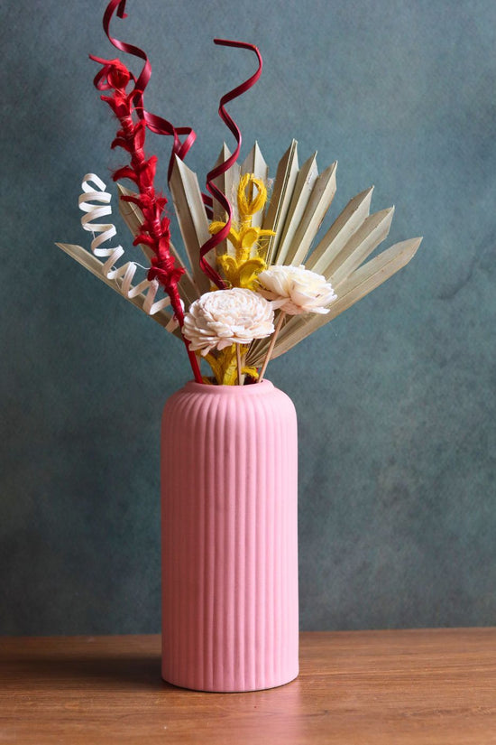 handmade vase with adorable dry flower bunch set