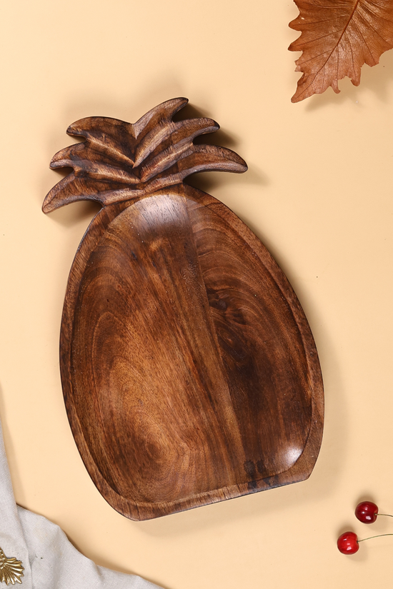 Wooden platter for kitchenware 