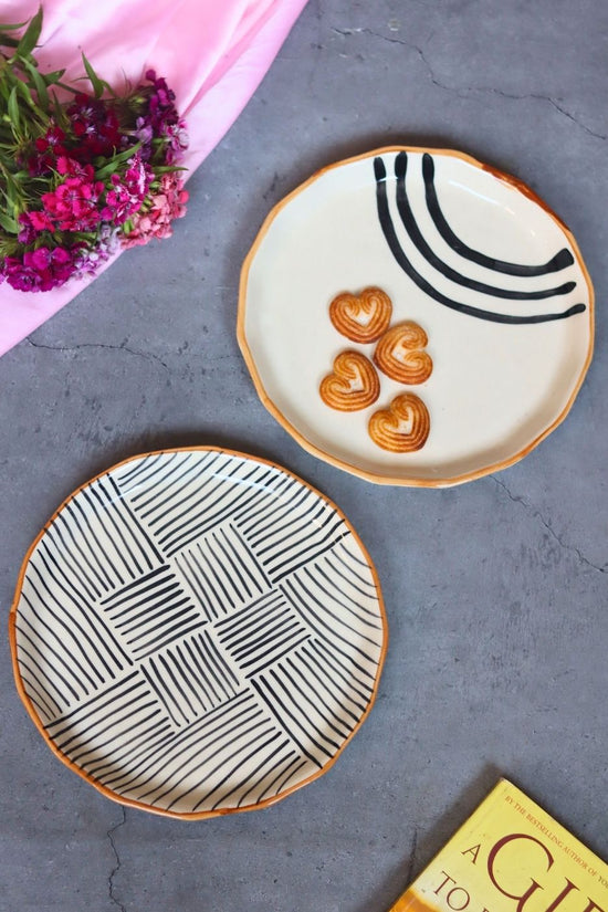 All Lines & Semi Circle Abstract Snack Plates with premium quality material