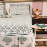 Green banyan tree Bedsheet with pillows