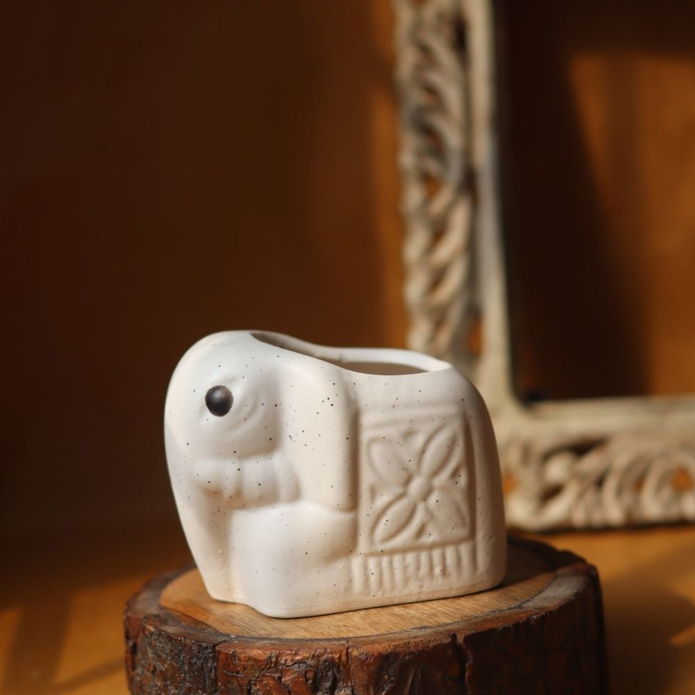Indie Ele Planter made by ceramic