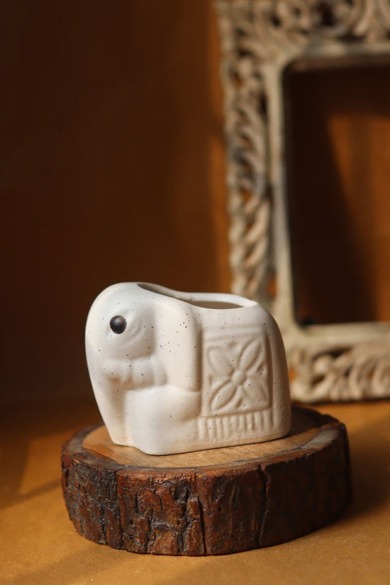 Indie Ele Planter made by ceramic