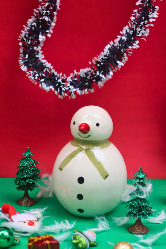 The Christmas Snowman made by ceramic