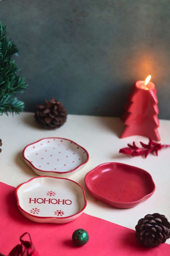 Set of 3 - Holly Jolly Dessert Plates with premium quality material