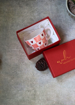 Chequered heart coffee mug in gift box