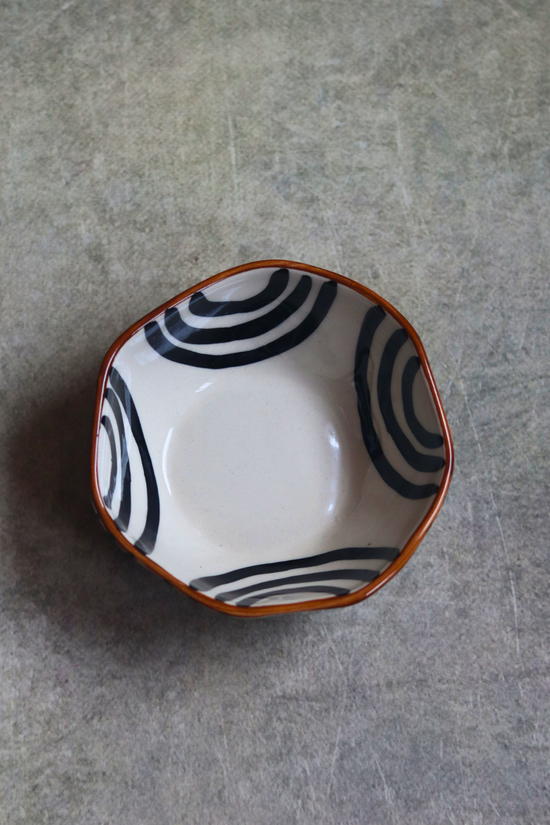 Ceramic white bowls 