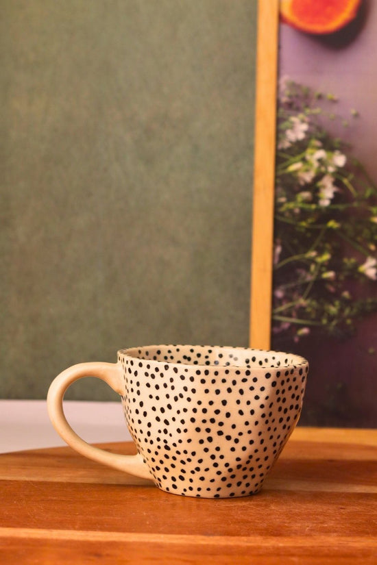 black polka mug handmade made by ceramic 