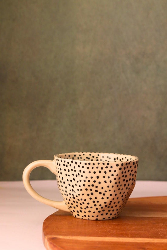 black polka mug with premium quality material