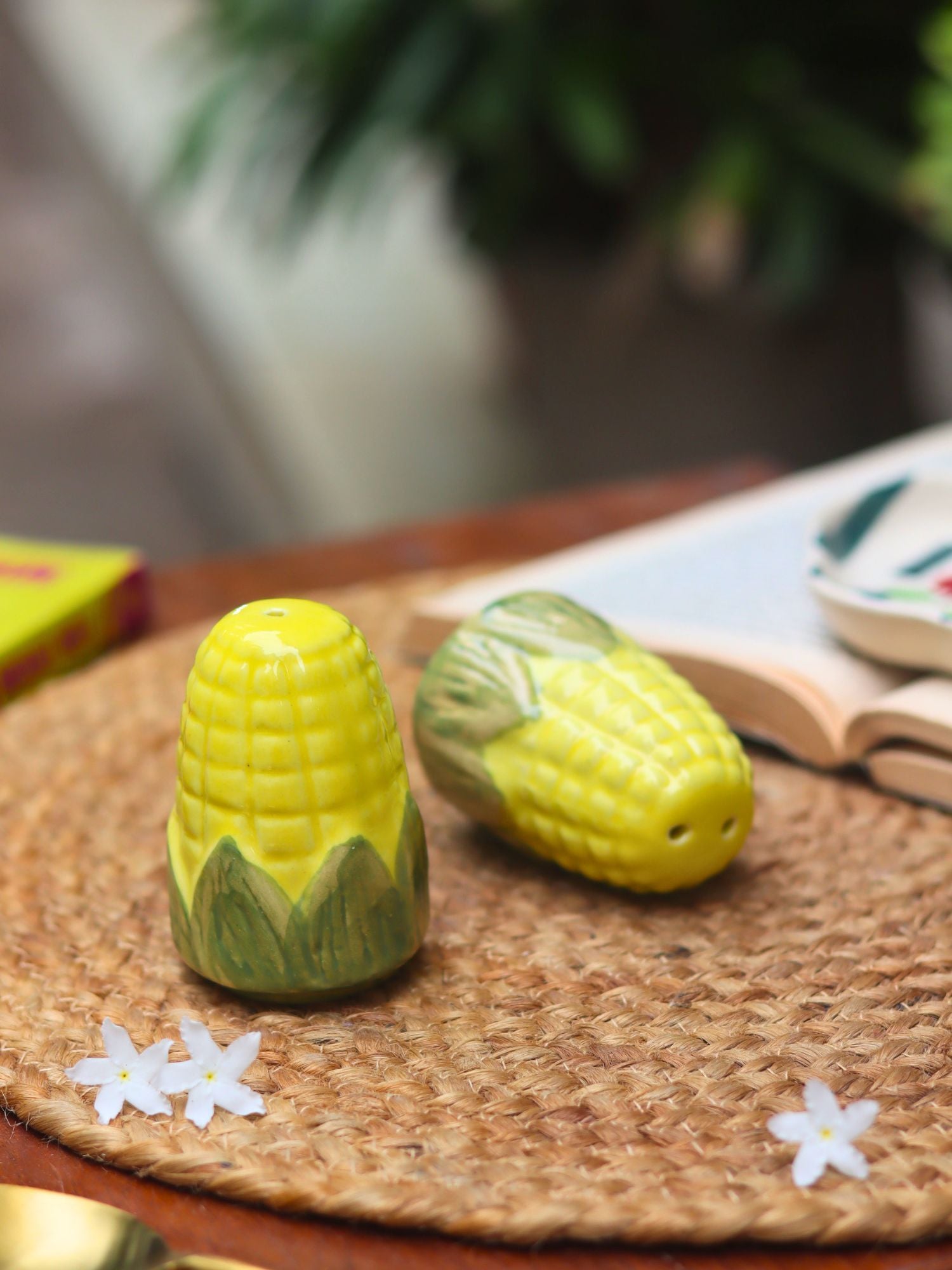 Corn Salt Pepper Shakers made by ceramic