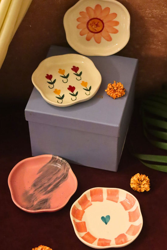 Set of 4 - Flower, Striped heart, Surajmukhi & Pastel tulip handmade dessert plate combo in a Gift box made by ceramic