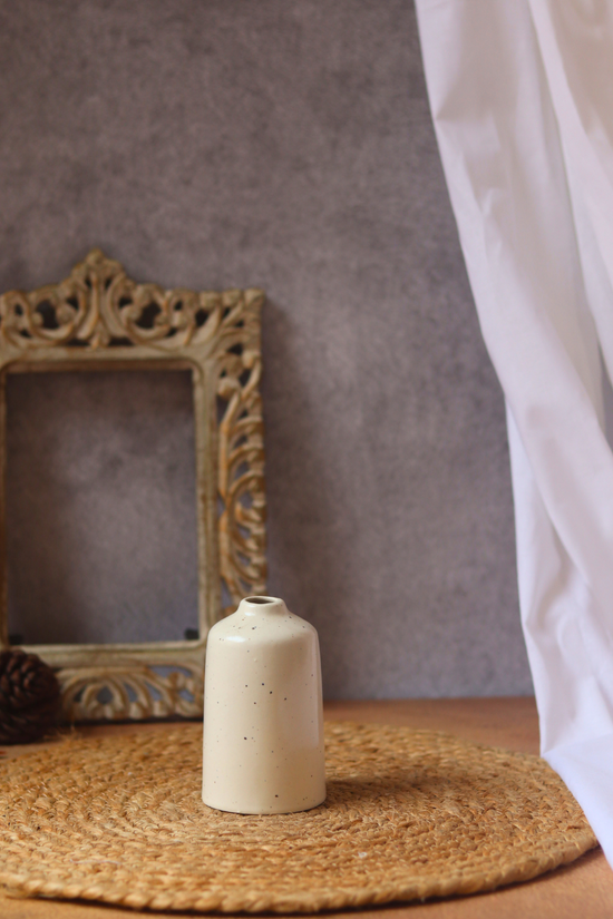 Cream bud vase 