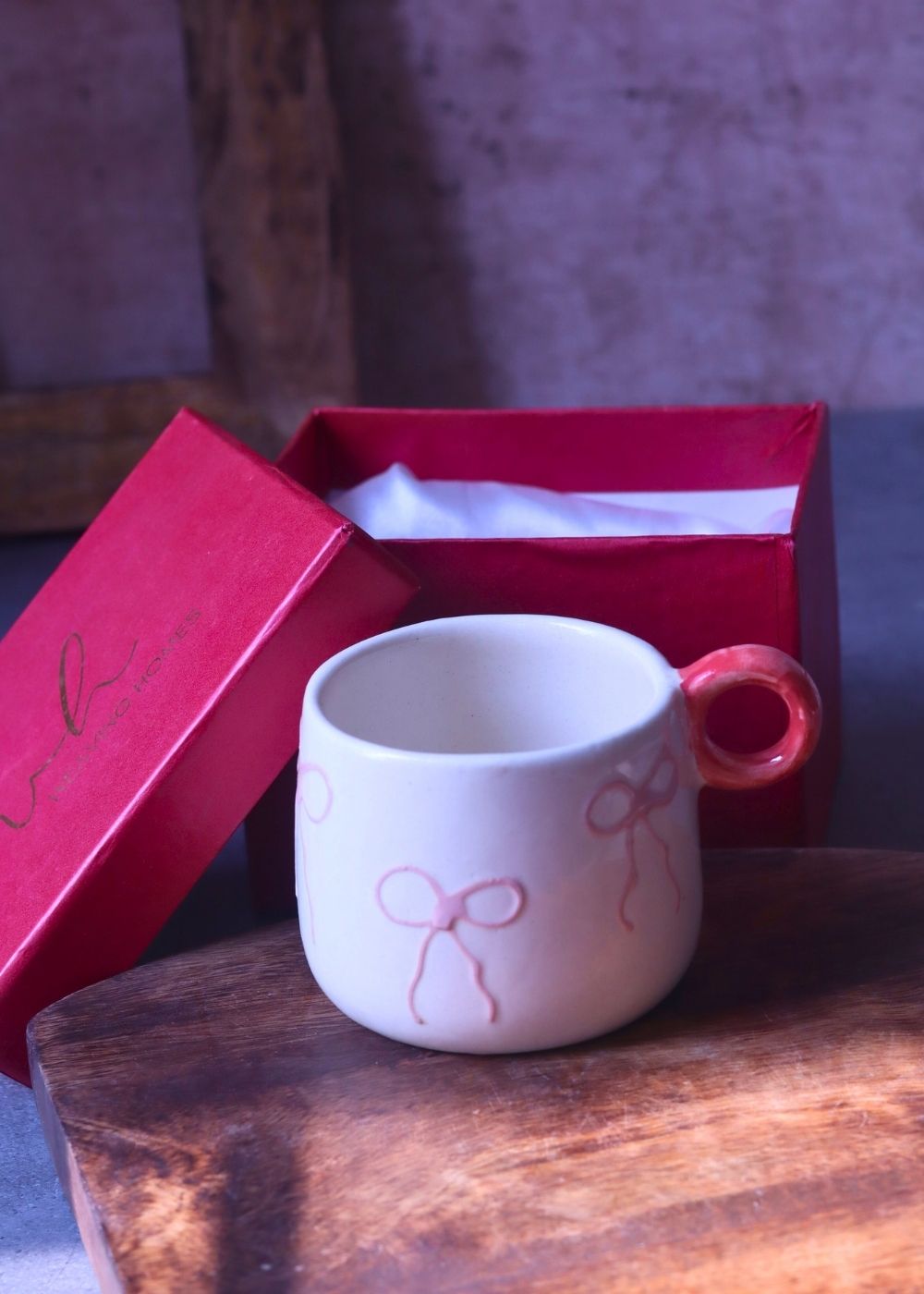 Girlie Bow Mug in a Gift Box with premium quality material