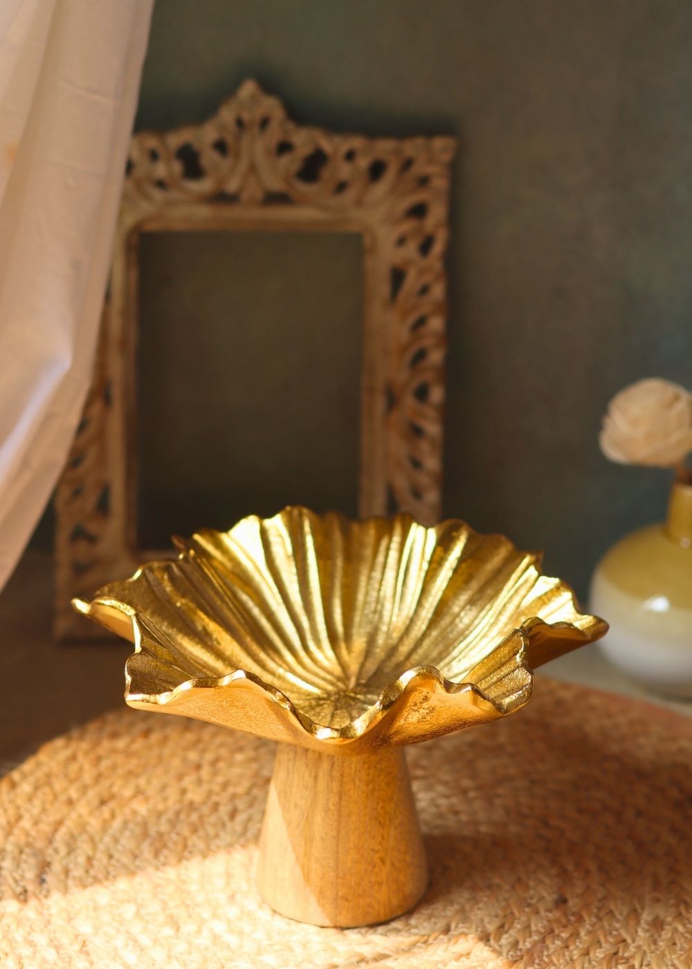 golden cake stand with premium quality material