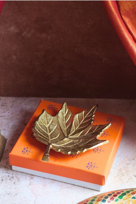 Golden  Leaf Patterned Bowl in a Gift Box with premium quality material
