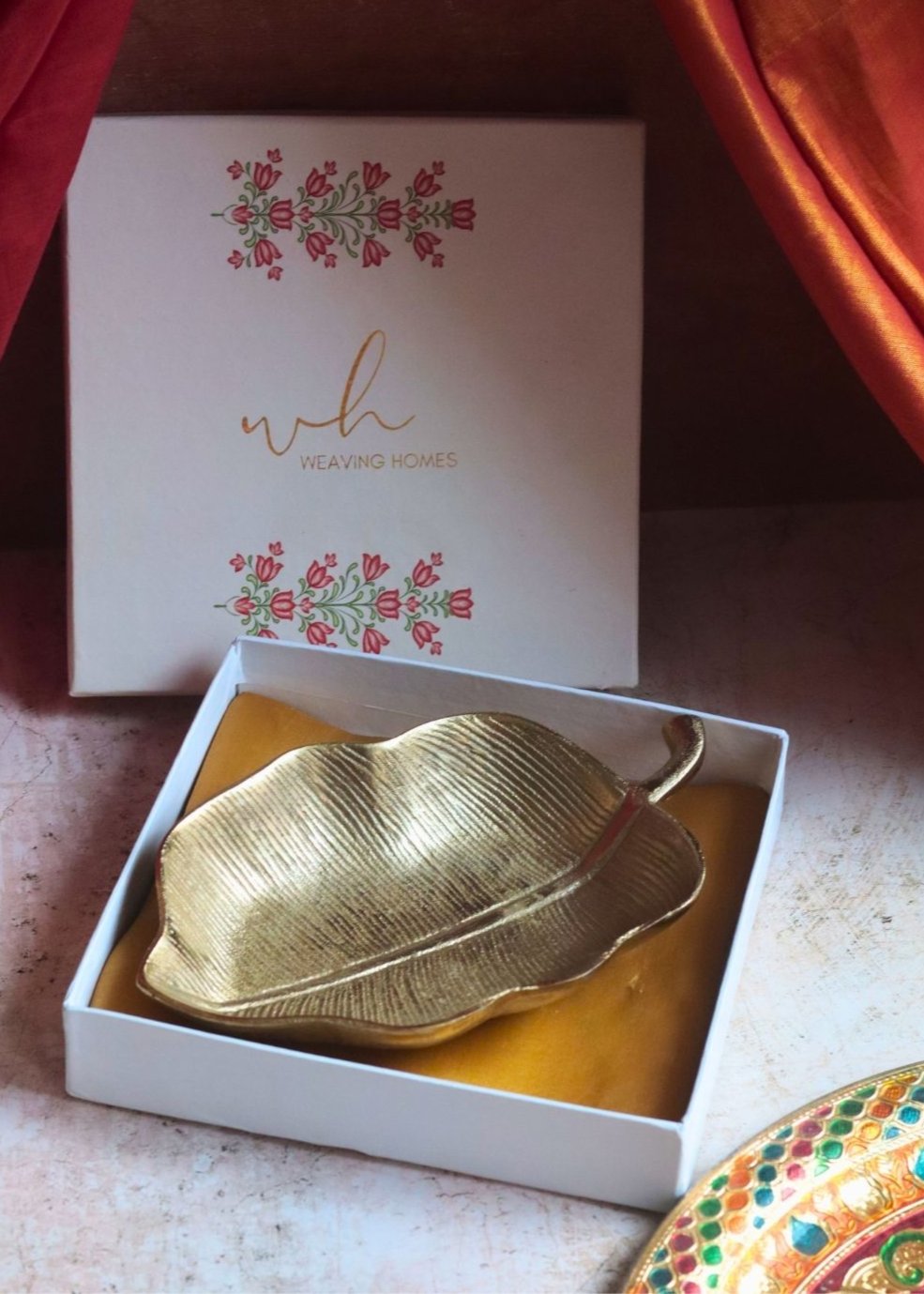 Gold-Plated Hazel Leaf Decorative Platter in a Gift Box made by metal