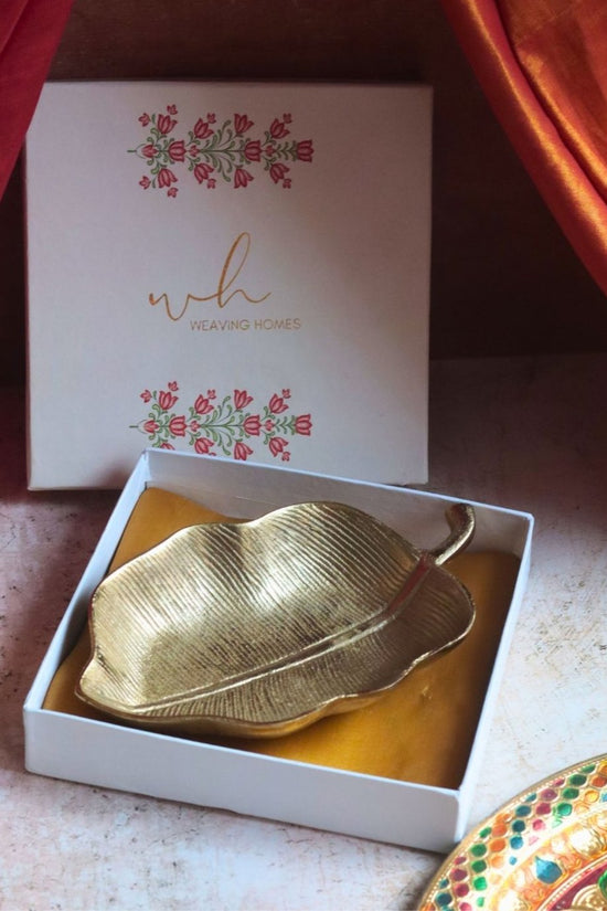 Gold-Plated Hazel Leaf Decorative Platter in a Gift Box made by metal
