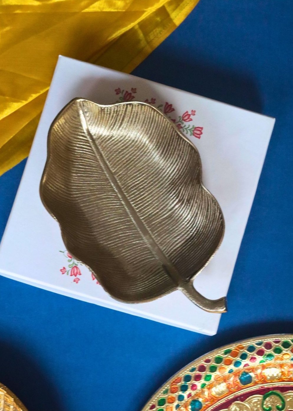 Gold-Plated Hazel Leaf Decorative Platter in a Gift Box with premium quality material