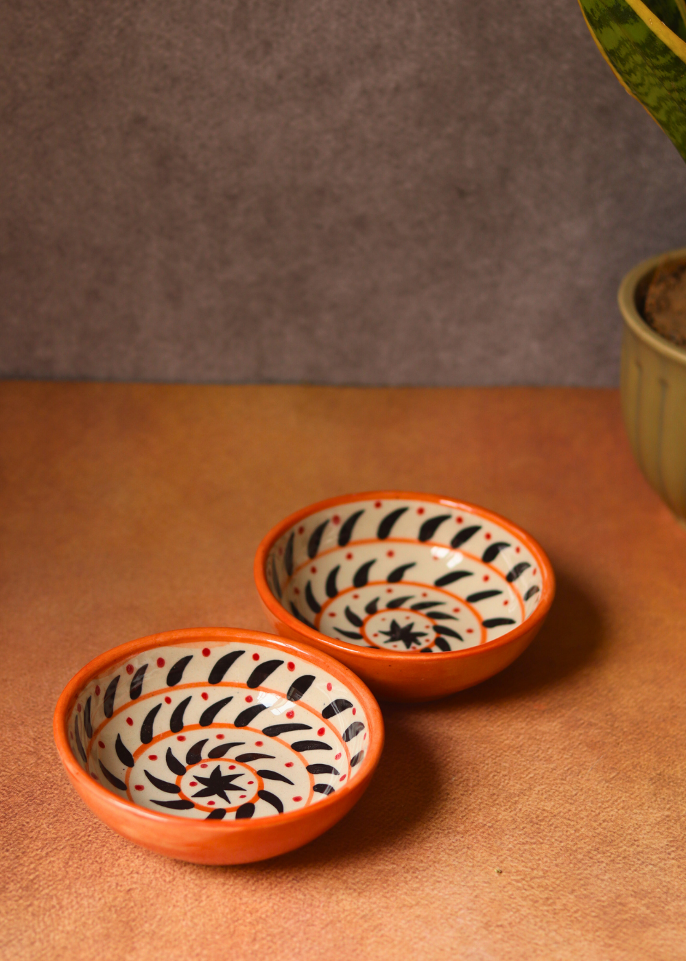 Ceramic orange spiral nut bowls 