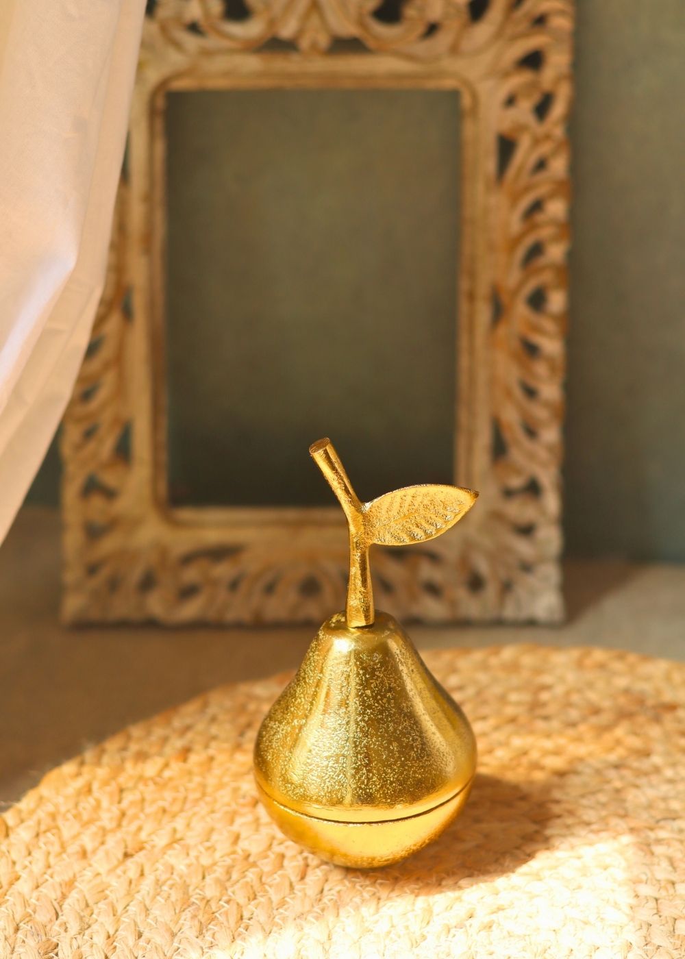 golden pears jar made with premium quality material