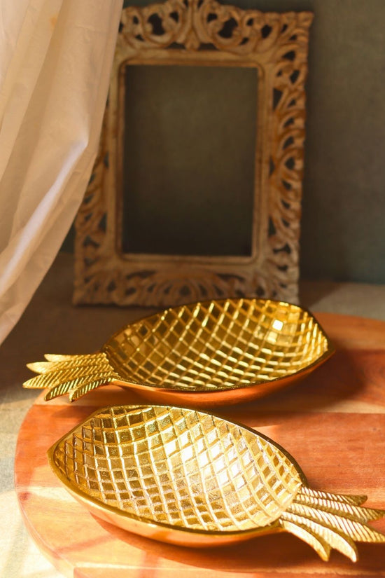 Pineapple Pristine Platter - Gold