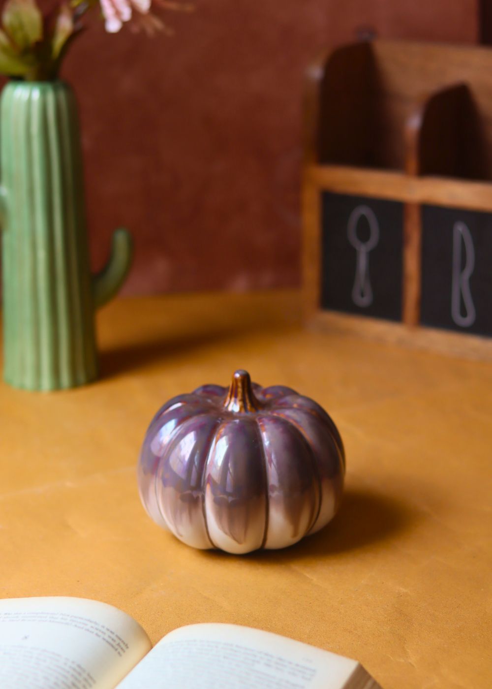 Shaded brown pumpkin - round