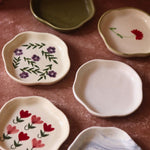 Set of 6 Chic Treats Dessert plates (for the price of 5) with premium quality material