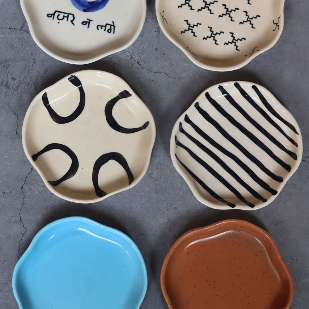 Set of 6 White & Blue Dessert Plates (for the price of 5) made by ceramic