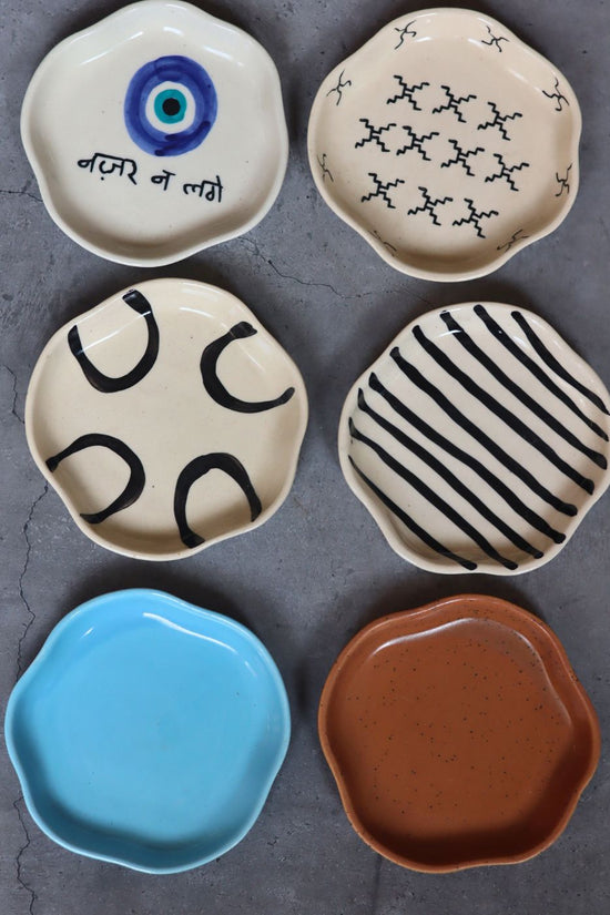 Set of 6 White & Blue Dessert Plates (for the price of 5) made by ceramic