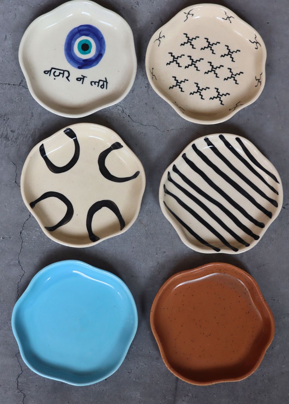 Set of 6 White & Blue Dessert Plates (for the price of 5) made by ceramic