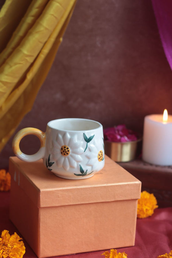 Daisy Mug Diwali Gift Box made by ceramic
