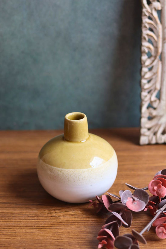 mustard glow vase made by ceramic 