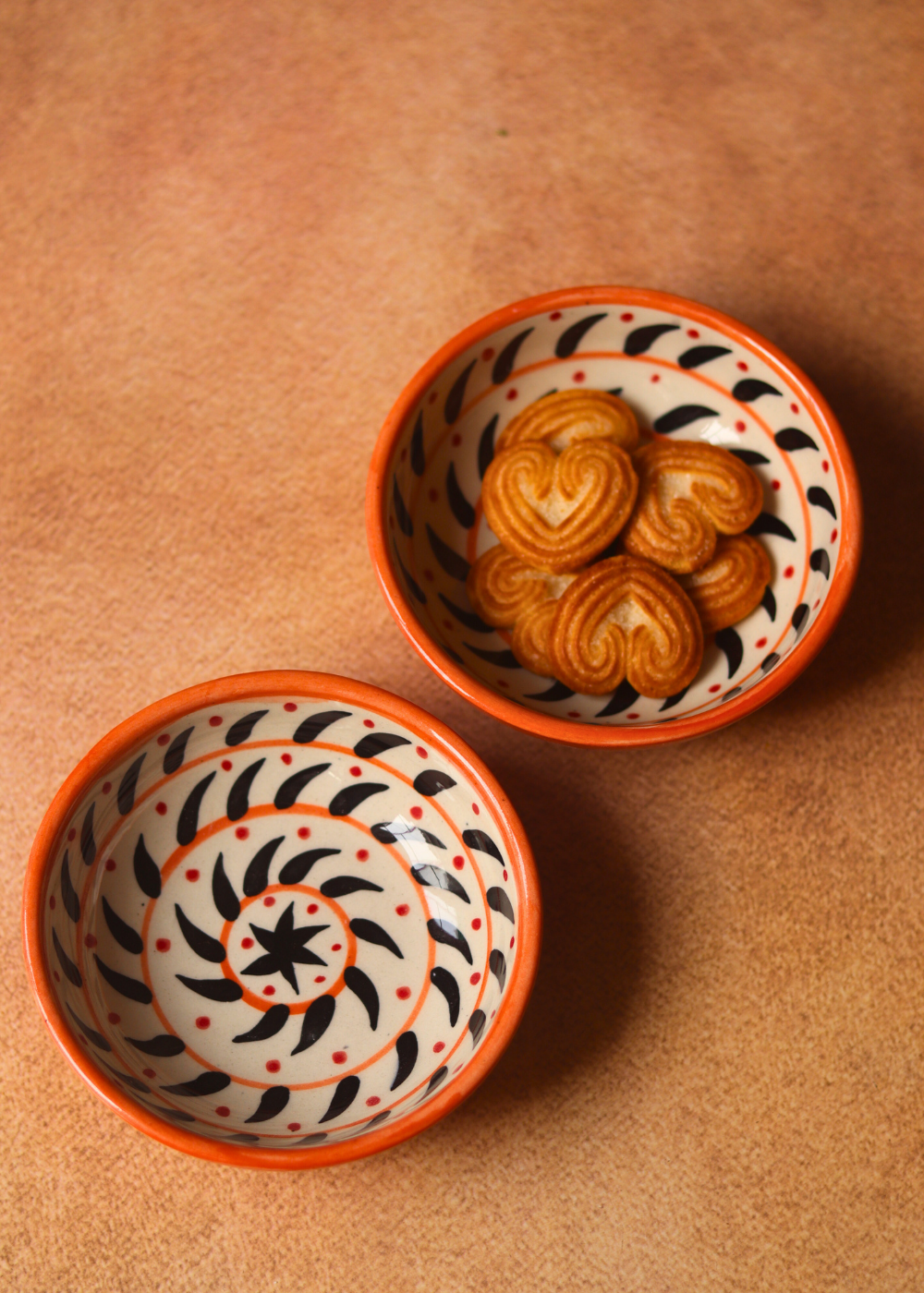 Dinnerware orange spiral bowls 