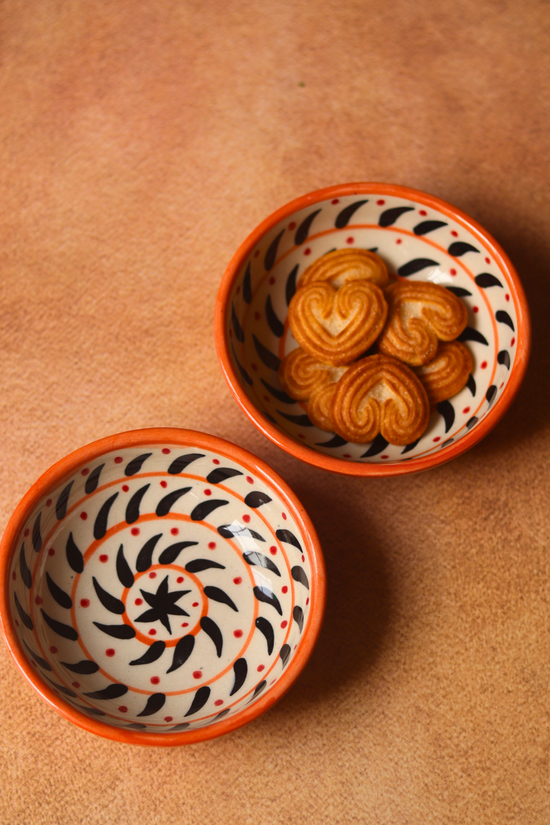 Dinnerware orange spiral bowls 
