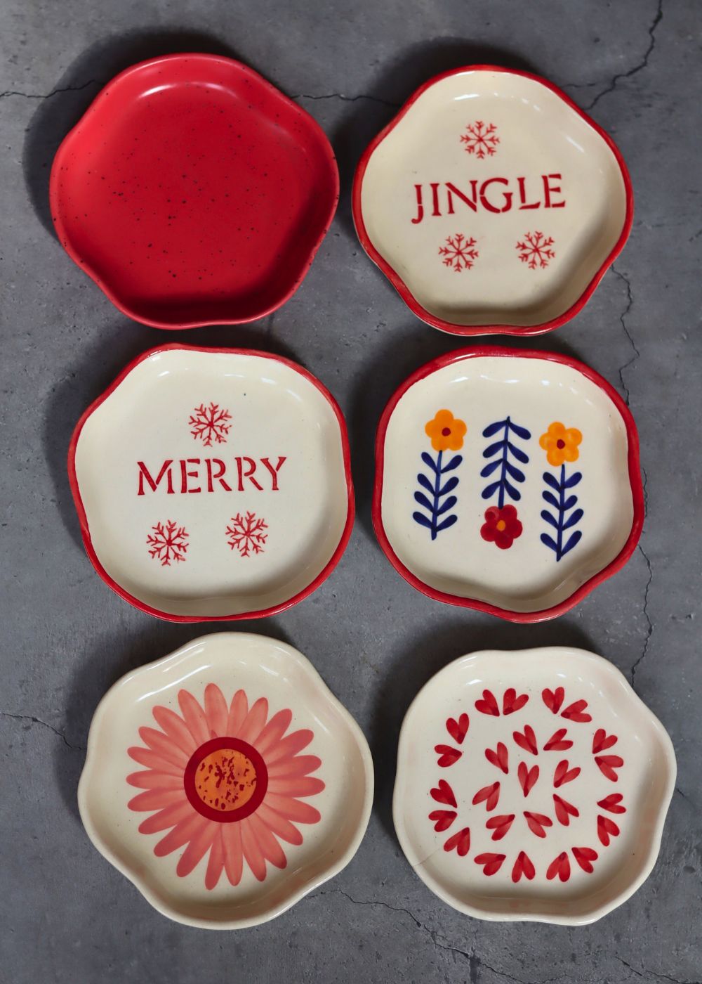 Set of 6 Red & White Handmade Dessert Plate (for the price of 5) with premium quality material